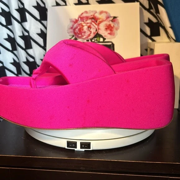 Pink Platform Sandals very soft and comfy size 41 or 8.5 in US - Picture 5 of 5